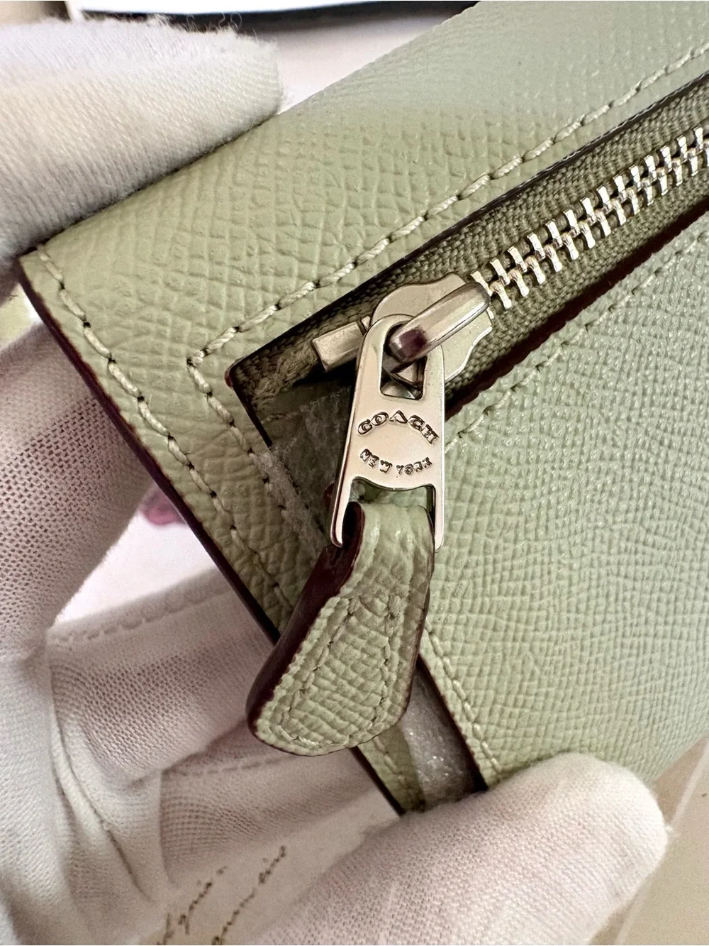 EUC Coach Small Trifold Wallet Leather Pale Pistachio Green Silver